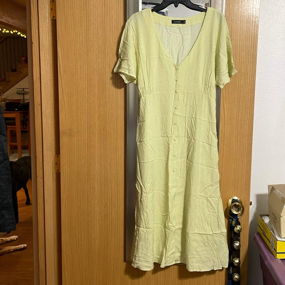 Glassons size 14 yellow with black polka dot button up, short sleeve dress